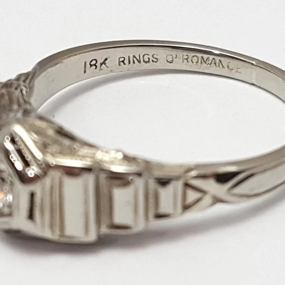 Vintage 18K Solid White Gold Ladies Designer Diamond Wedding Engagement Ring